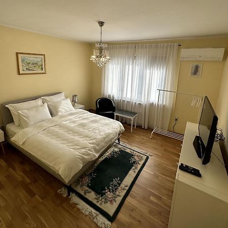 B Home Apartment For Rent 塞拉耶佛 外观 照片
