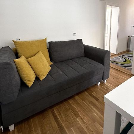 B Home Apartment For Rent 塞拉耶佛 外观 照片