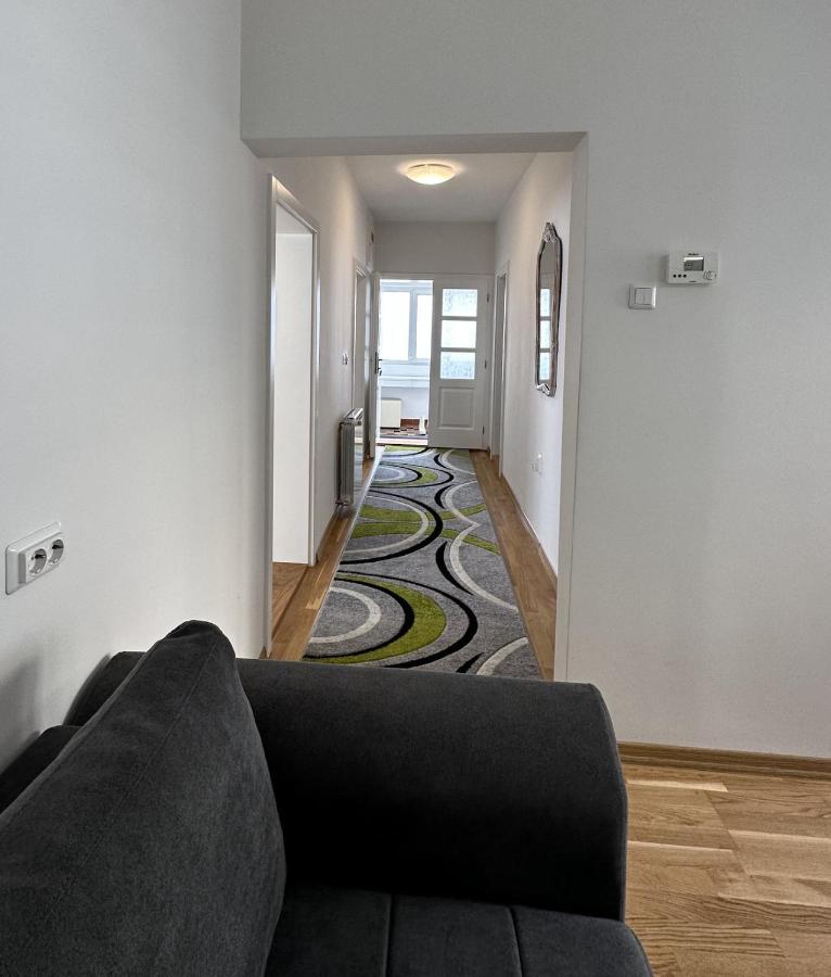 B Home Apartment For Rent 塞拉耶佛 外观 照片