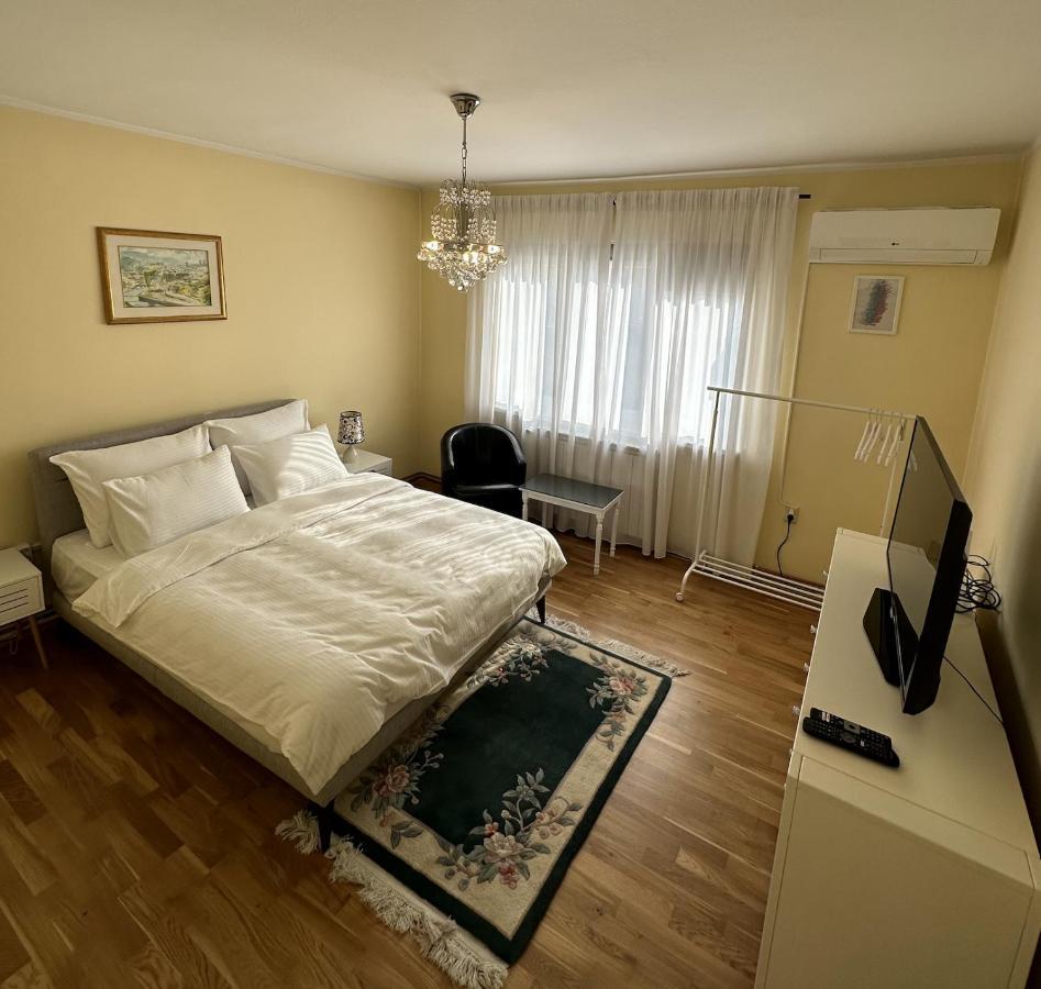 B Home Apartment For Rent 塞拉耶佛 外观 照片