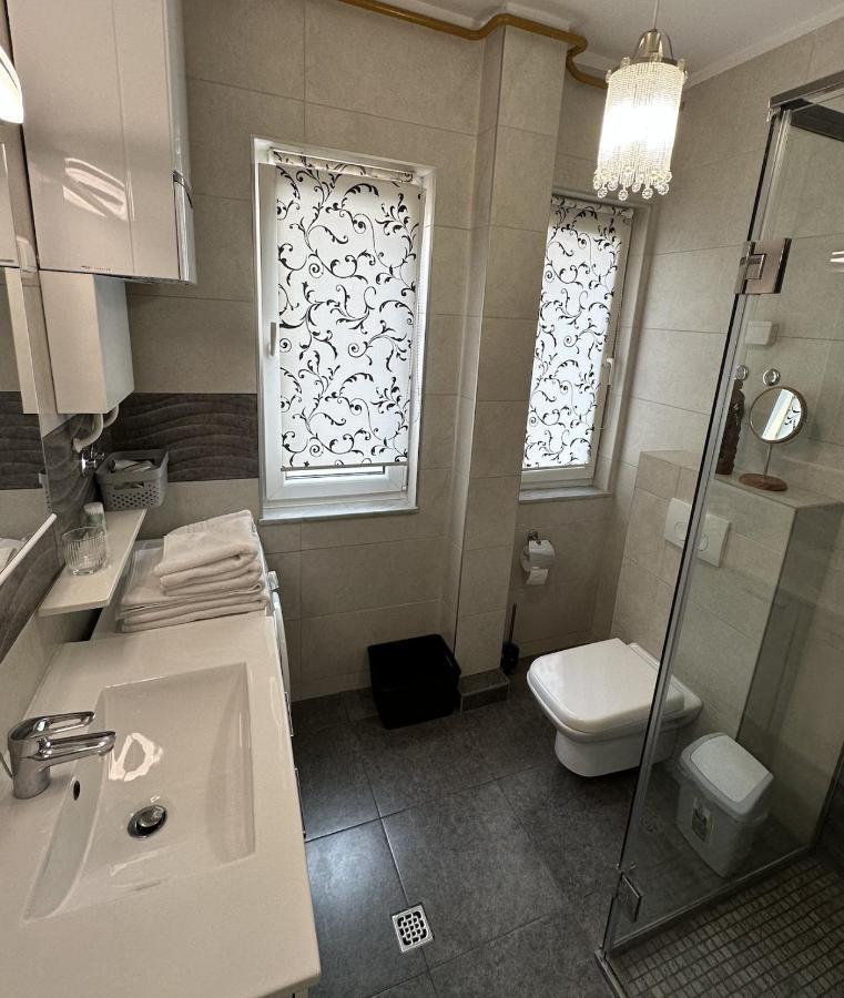 B Home Apartment For Rent 塞拉耶佛 外观 照片